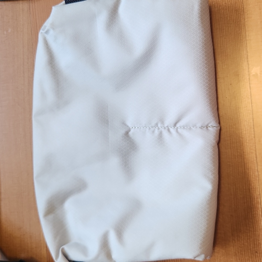 Bellroy Lite Sling - Picture 5 of 13